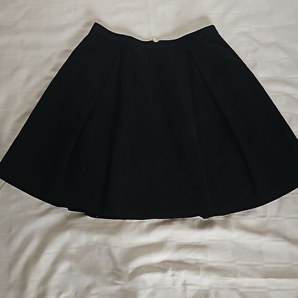 Elegant Black Women's Skirt - Picture 16 of 16